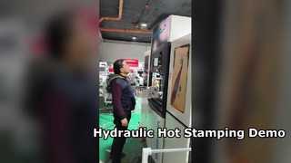 Producción in situ del cliente de Jordania con equipo hidráulico de estampado en caliente