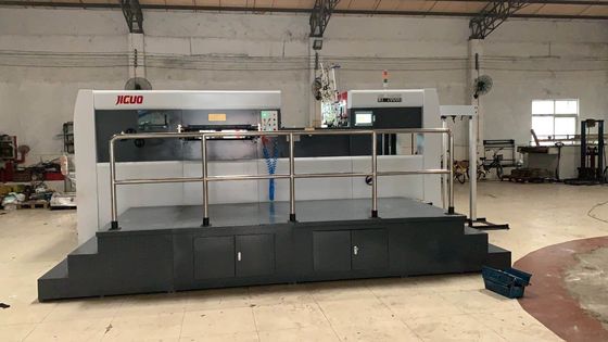 comprar Máquina de corte automático a presión con accionamiento de precisión Tamaño máximo de papel 1060*760mm online manufacture