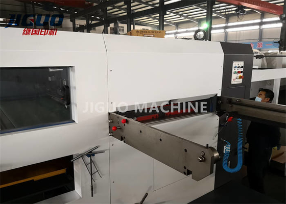 Máquina que corta con tintas del cartón y que arruga semiautomática